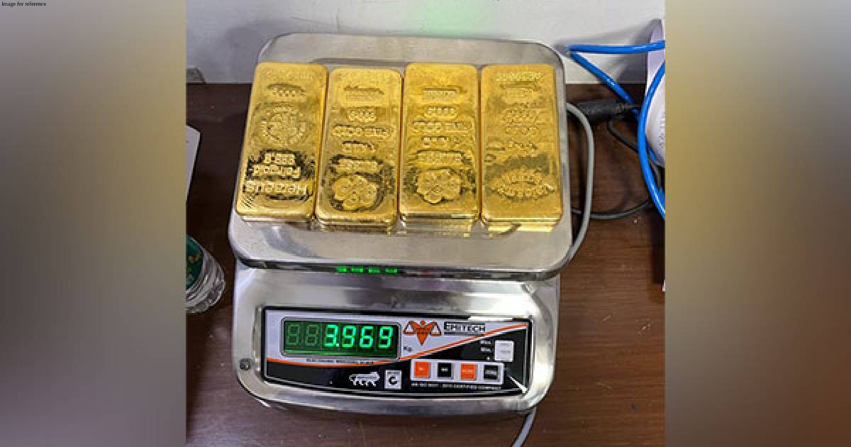 Delhi: Four gold bars worth Rs 1.95 crore recovered from aircraft's toilet at IGI Airport